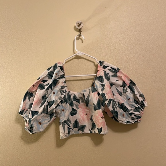 🌸Billabong x Salty Blonde 🌸 puff sleeve top 🌺 - Picture 3 of 3